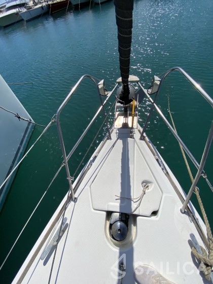 Sun Odyssey 42i - Yacht Charter Sailica