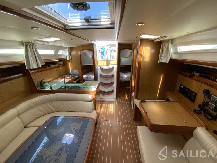 Sun Odyssey 42i - Yacht Charter Sailica