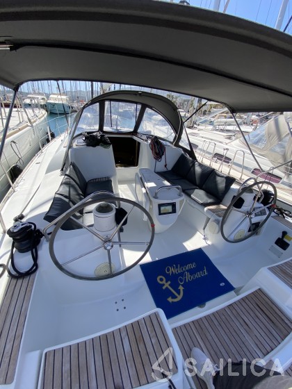 Sun Odyssey 42i - Yacht Charter Sailica