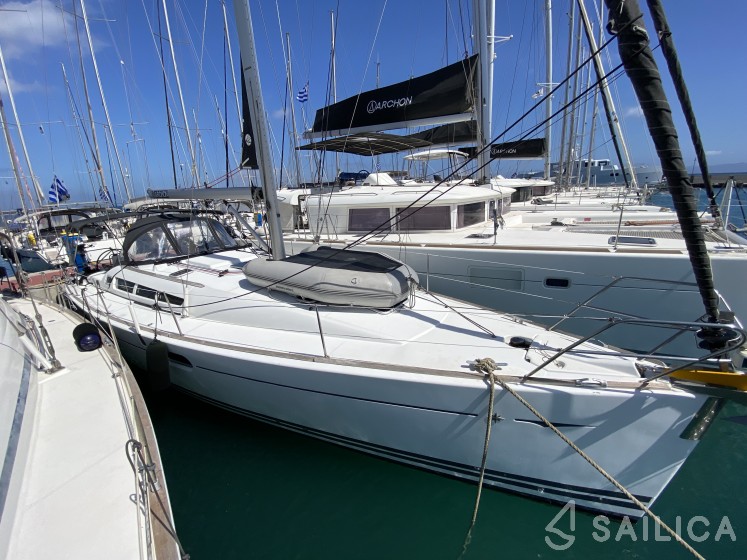 Sun Odyssey 42i - Yacht Charter Sailica