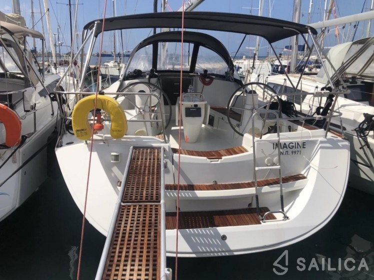 Sun Odyssey 42i - Yacht Charter Sailica