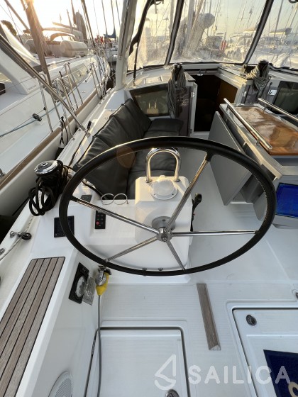 Oceanis 41.1 - Yacht Charter Sailica