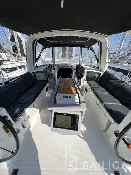 Oceanis 41.1 - Yacht Charter Sailica
