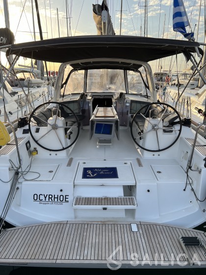 Oceanis 41.1 - Yacht Charter Sailica