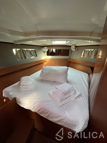 Oceanis 41.1 - Yacht Charter Sailica