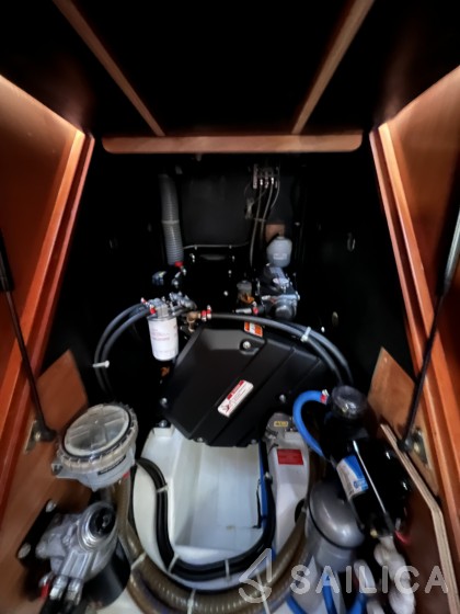 Oceanis 41.1 - Yacht Charter Sailica