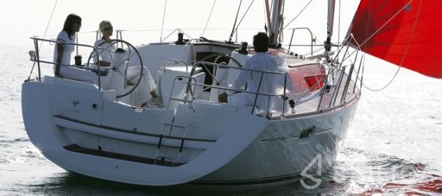 Sun Odyssey 39i - Yacht Charter Sailica