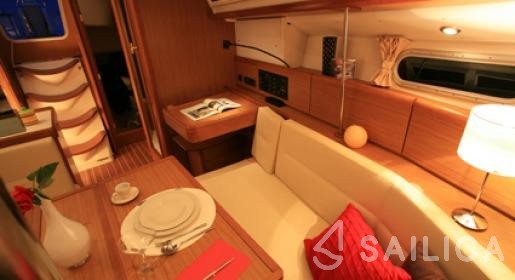 Sun Odyssey 39i - Yacht Charter Sailica
