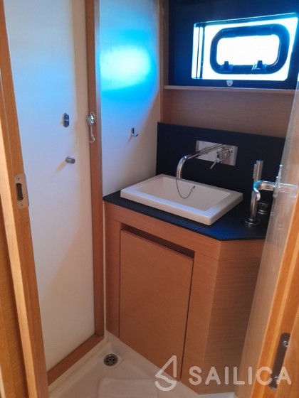 Nautitech 46 Fly - Yacht Charter Sailica