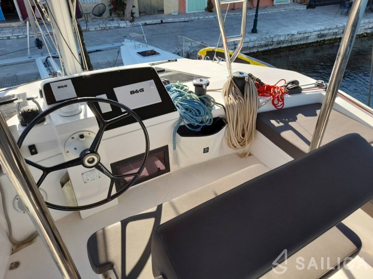Nautitech 46 Fly - Yacht Charter Sailica