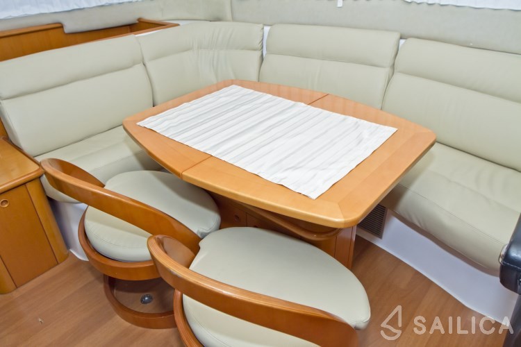 Lagoon Power 43 - Yacht Charter Sailica