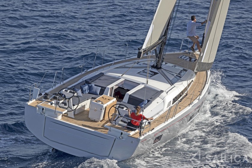 Oceanis 51.1 - Yacht Charter Sailica