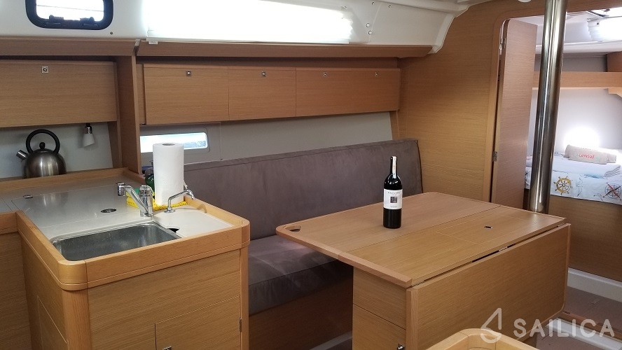 Dufour 360 GL - Yacht Charter Sailica