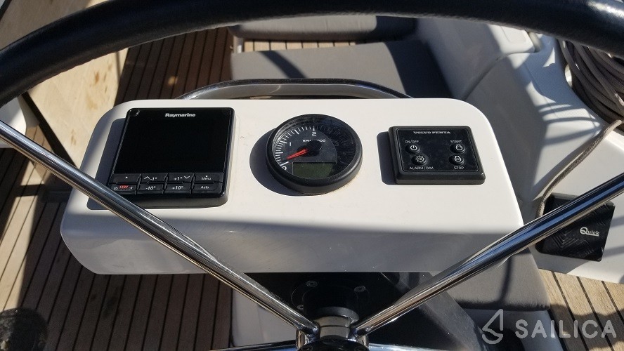 Dufour 360 GL - Yacht Charter Sailica