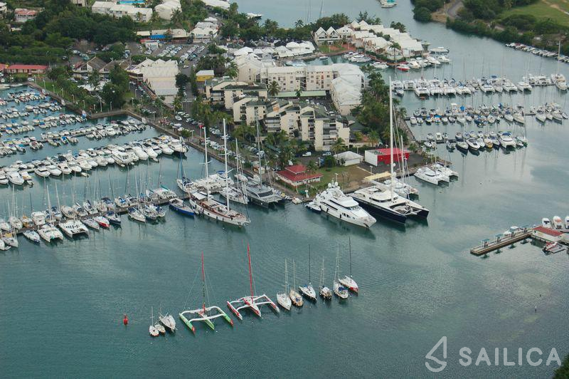 Lagoon 42 - Yacht Charter Sailica