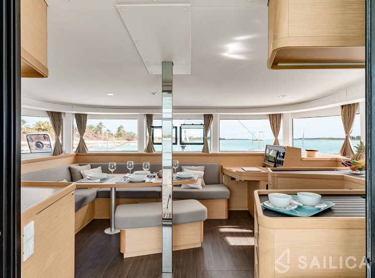 Lagoon 42 - Yacht Charter Sailica