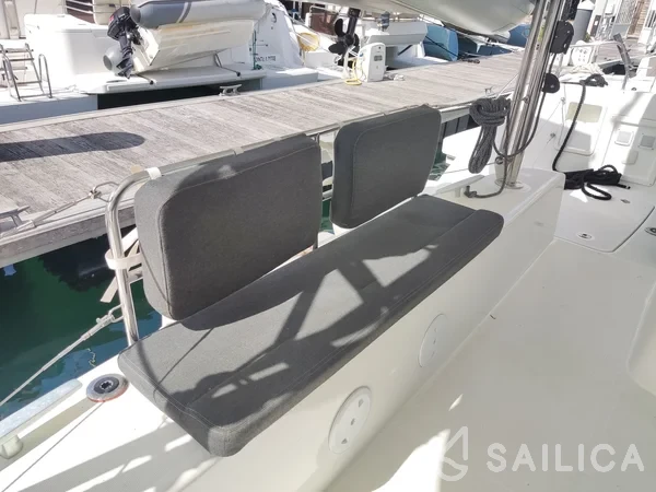 Lagoon 42 - Yacht Charter Sailica