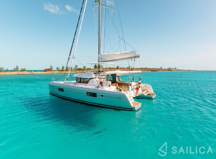 Lagoon 42 - Yacht Charter Sailica