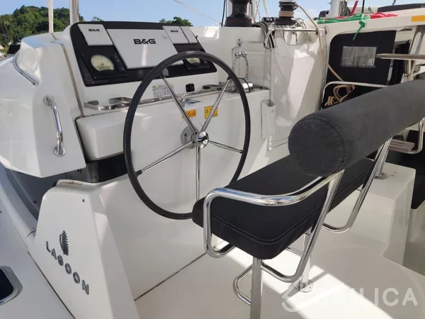 Lagoon 42 - Yacht Charter Sailica