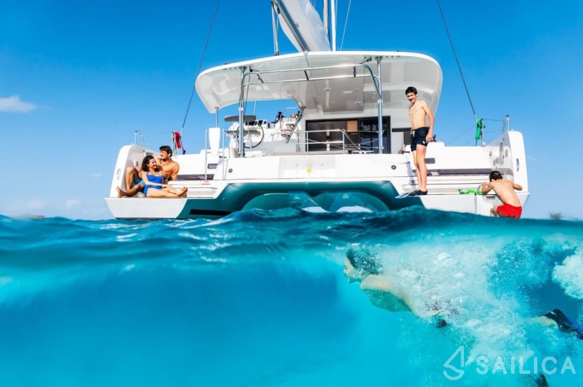 Lagoon 42 - Yacht Charter Sailica