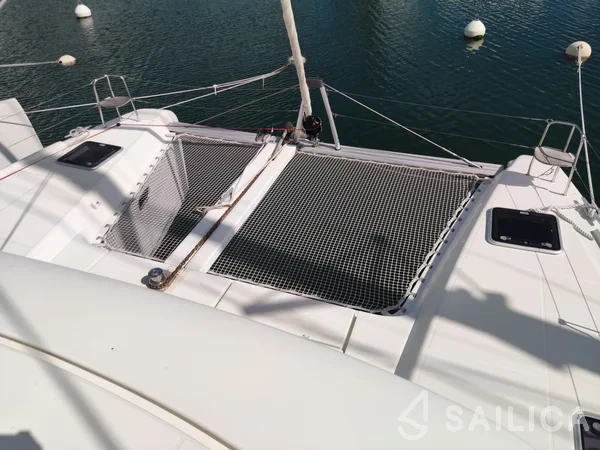 Lagoon 42 - Yacht Charter Sailica