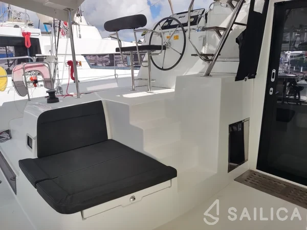 Lagoon 42 - Yacht Charter Sailica