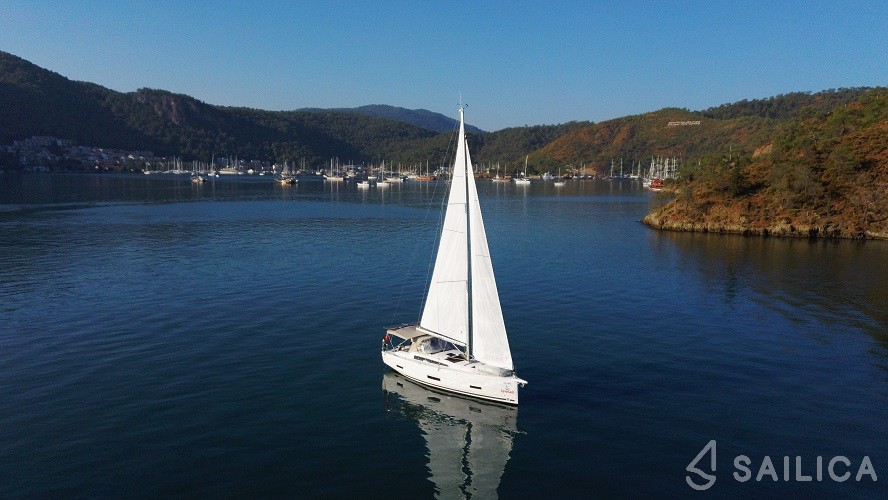 Dufour 390 - Yacht Charter Sailica