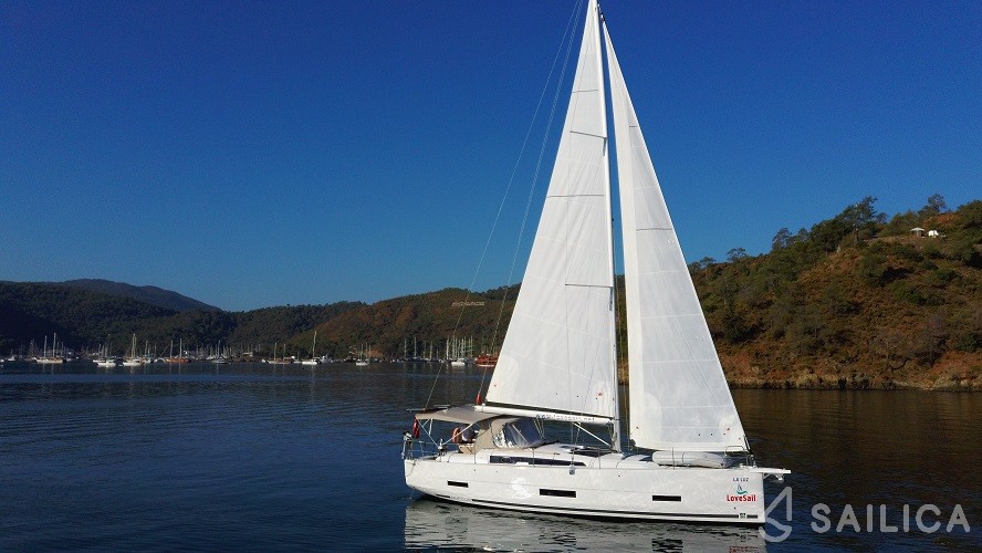 Dufour 390 - Yacht Charter Sailica