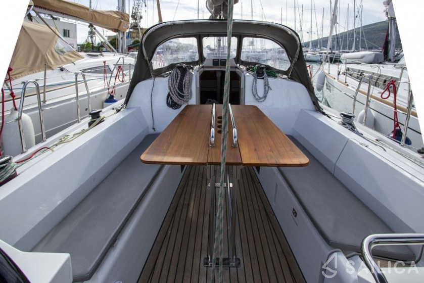 Elan E4 - Yacht Charter Sailica