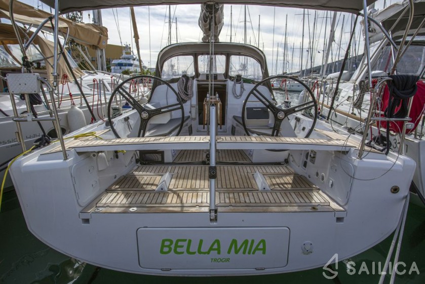 Elan E4 - Yacht Charter Sailica