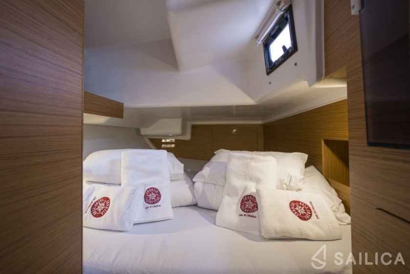 Elan E4 - Yacht Charter Sailica