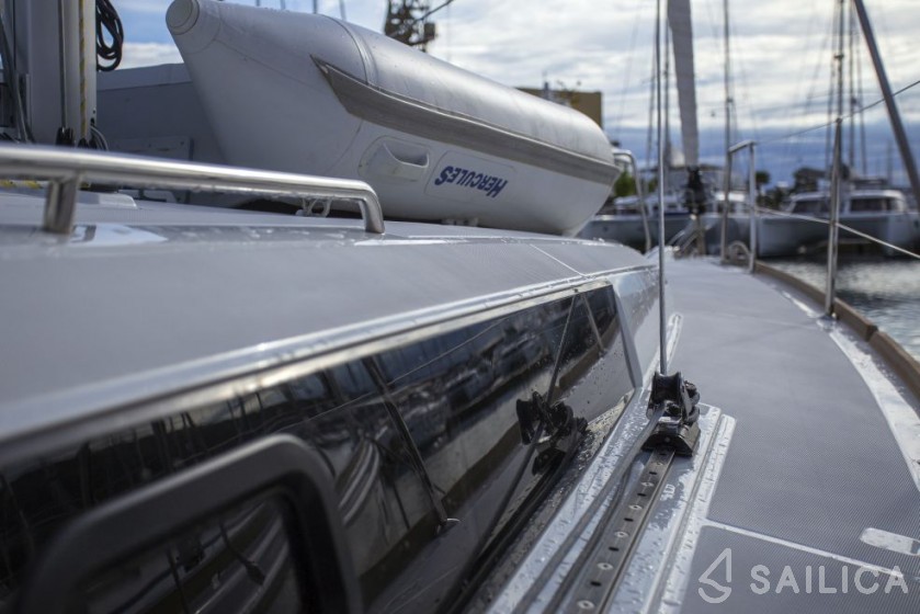 Oceanis 38.1 - Yacht Charter Sailica