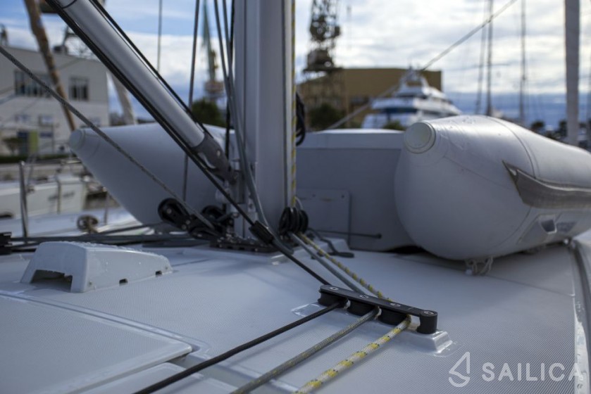 Oceanis 38.1 - Yacht Charter Sailica