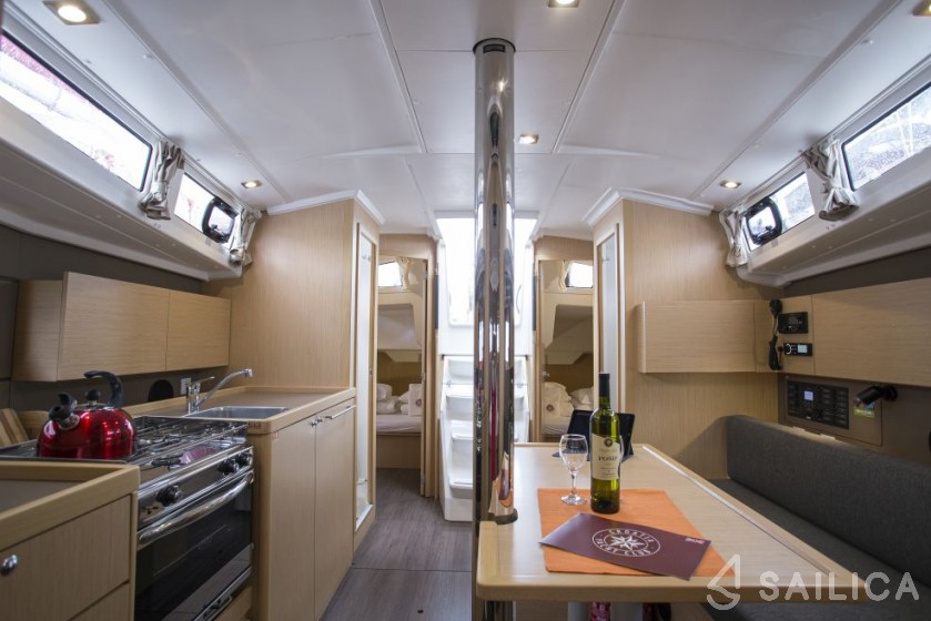 Oceanis 38.1 - Yacht Charter Sailica