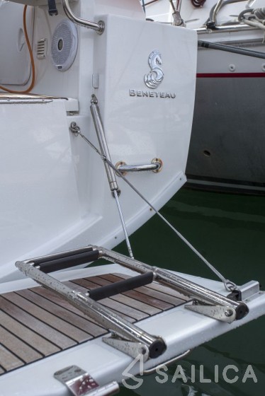 Oceanis 38.1 - Yacht Charter Sailica