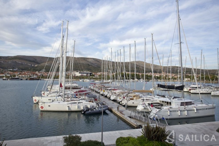 Elan 40 Impression - Yacht Charter Sailica