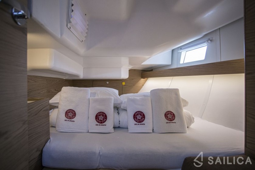 Elan 40 Impression - Yacht Charter Sailica