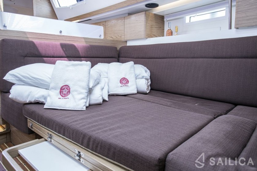 Elan 40 Impression - Yacht Charter Sailica