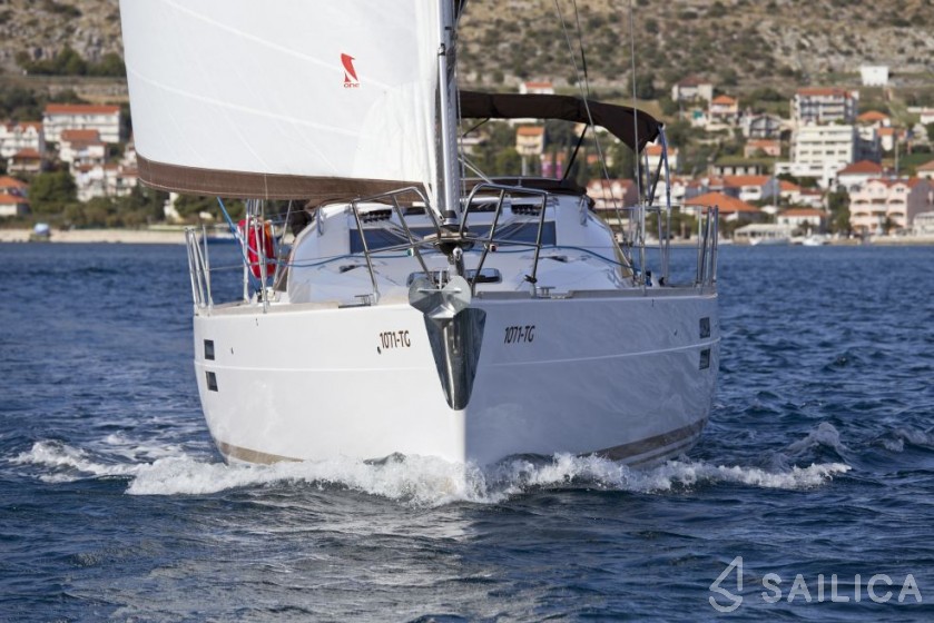Elan 40 Impression - Yacht Charter Sailica