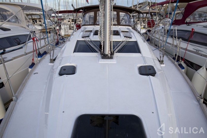 Elan 40 Impression - Yacht Charter Sailica