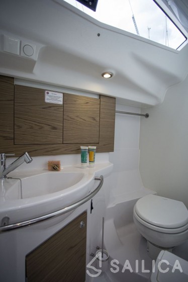 Elan 40 Impression - Yacht Charter Sailica