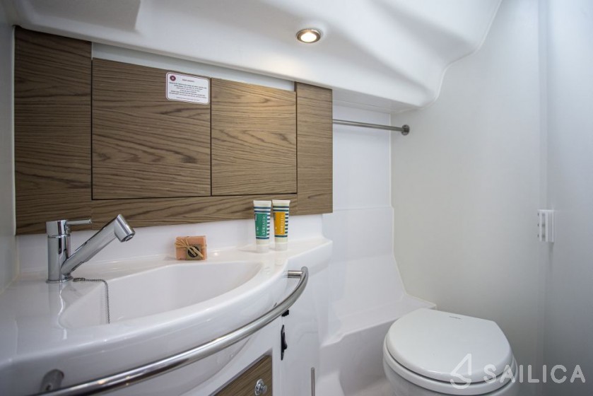 Elan 40 Impression - Yacht Charter Sailica