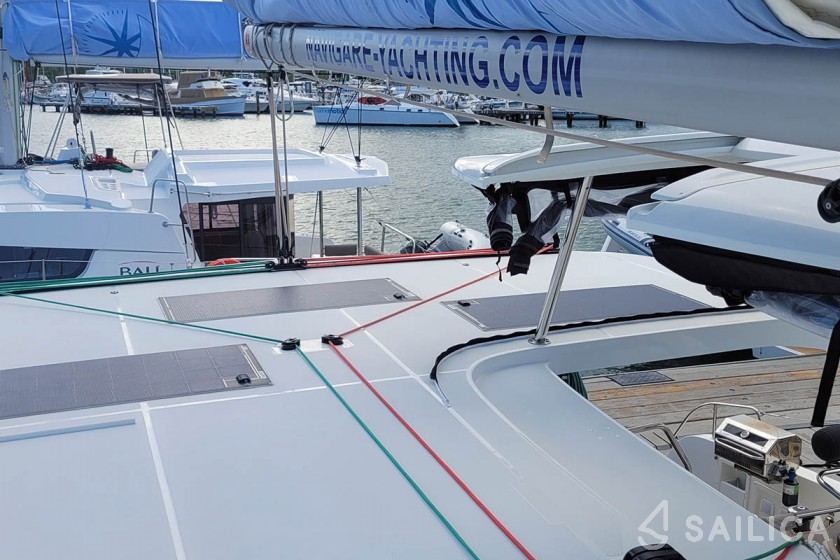 Lagoon 42 - Yacht Charter Sailica