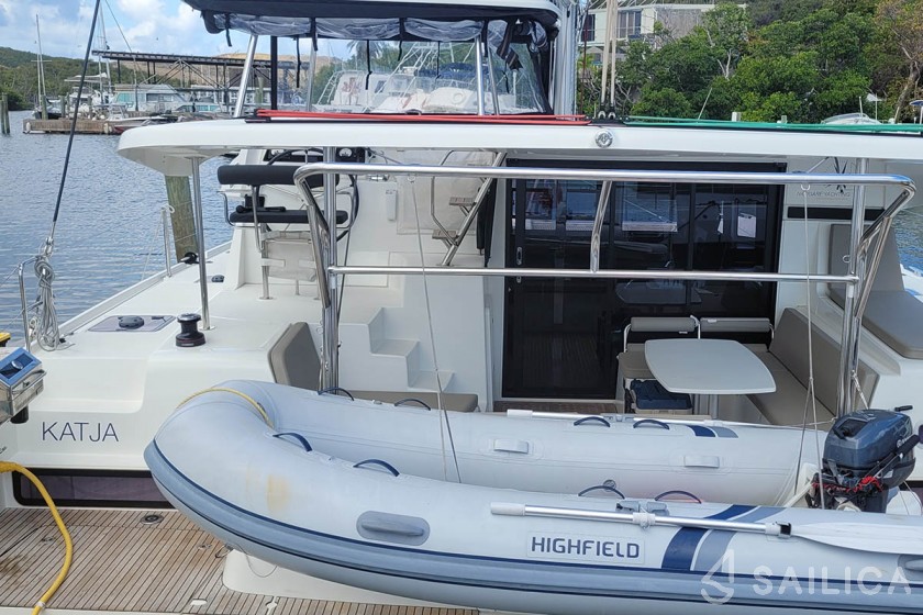 Lagoon 42 - Yacht Charter Sailica