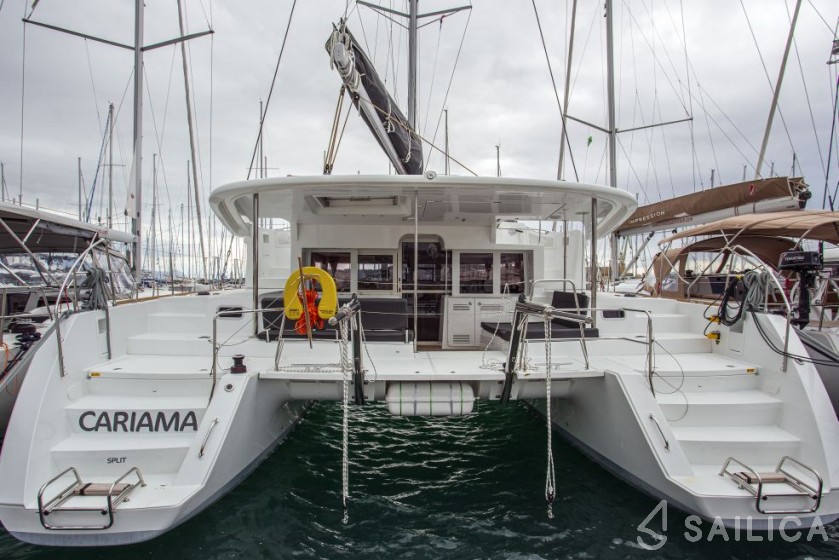 Lagoon 450  Flybridge - Yacht Charter Sailica