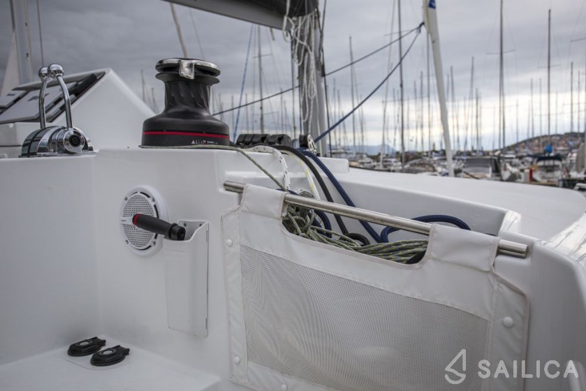 Lagoon 450  Flybridge - Yacht Charter Sailica