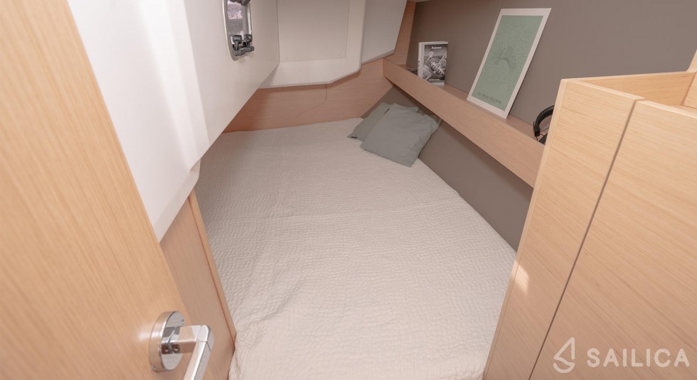 Oceanis 30.1 - Yacht Charter Sailica