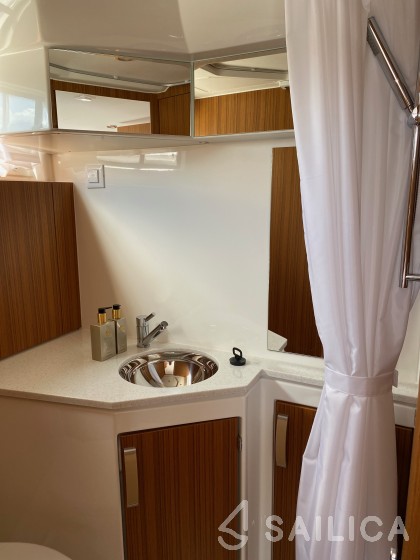 Greenline 33 - Yacht Charter Sailica