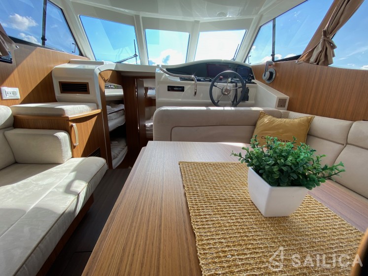 Greenline 33 - Yacht Charter Sailica