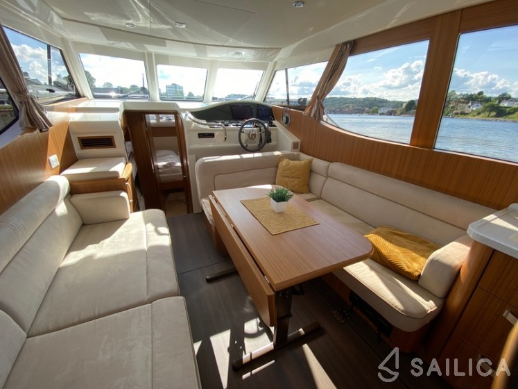 Greenline 33 - Yacht Charter Sailica